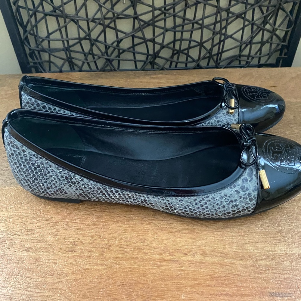 Shoes - Picture 3 of 4